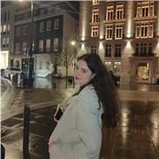 Profesional de la comunicación con nivel de Inglés nativo, tras tres años de experiencia en Londres.